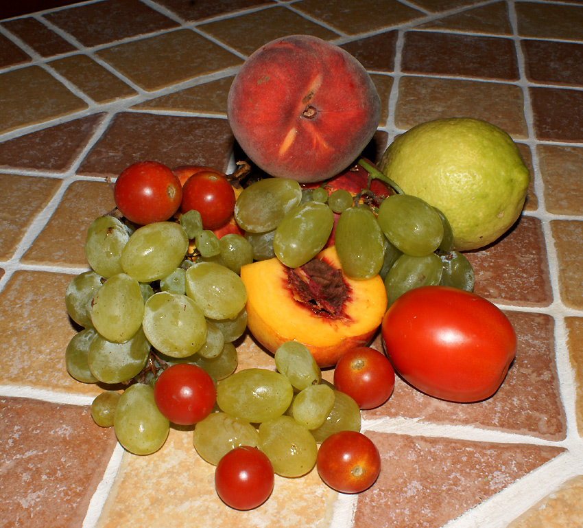 Frutta e pomodori