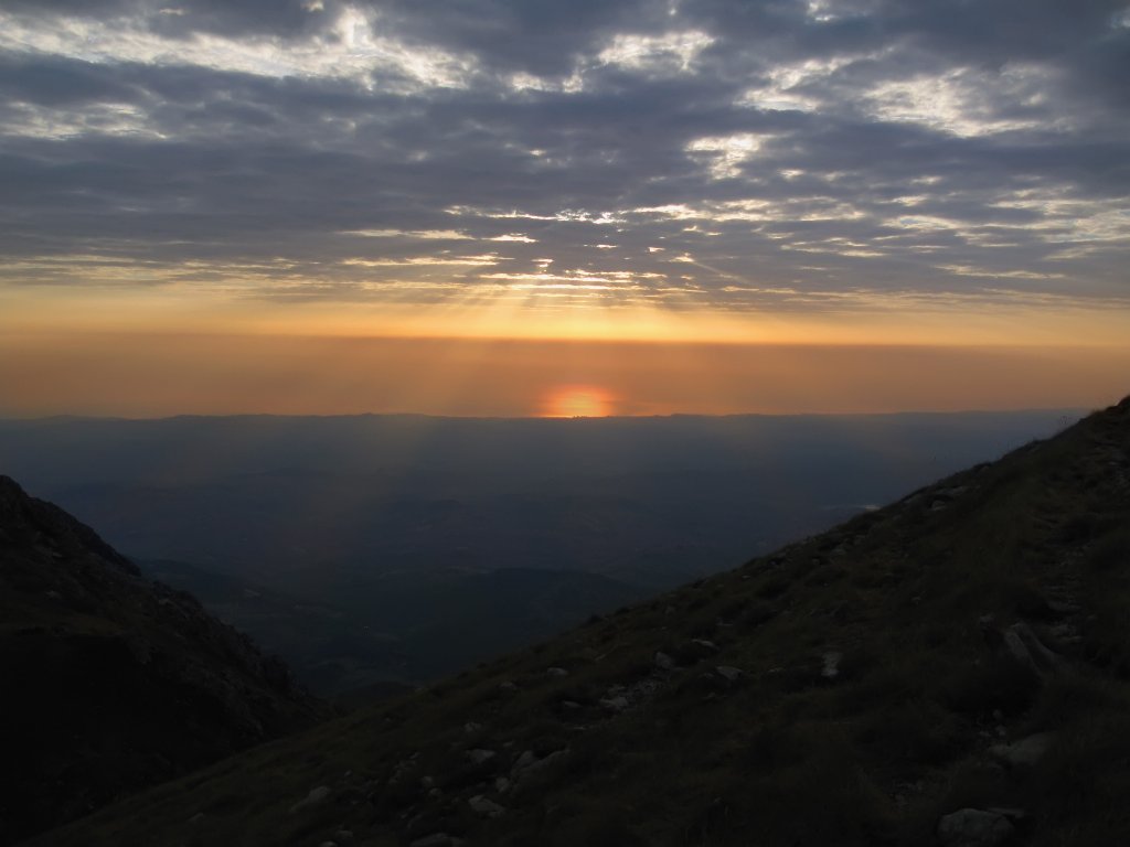 Alba sopra le nuvole