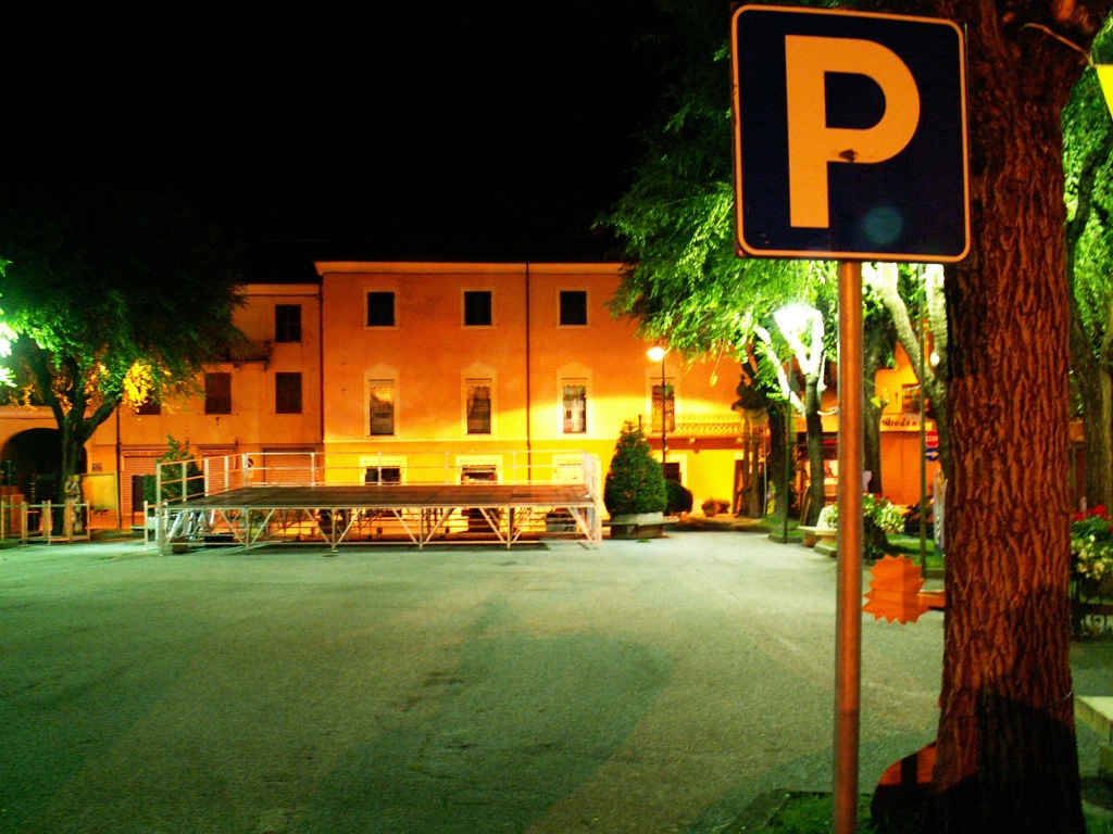 Piazza Deserta