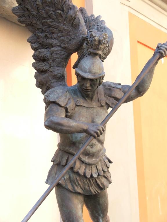 Una statua