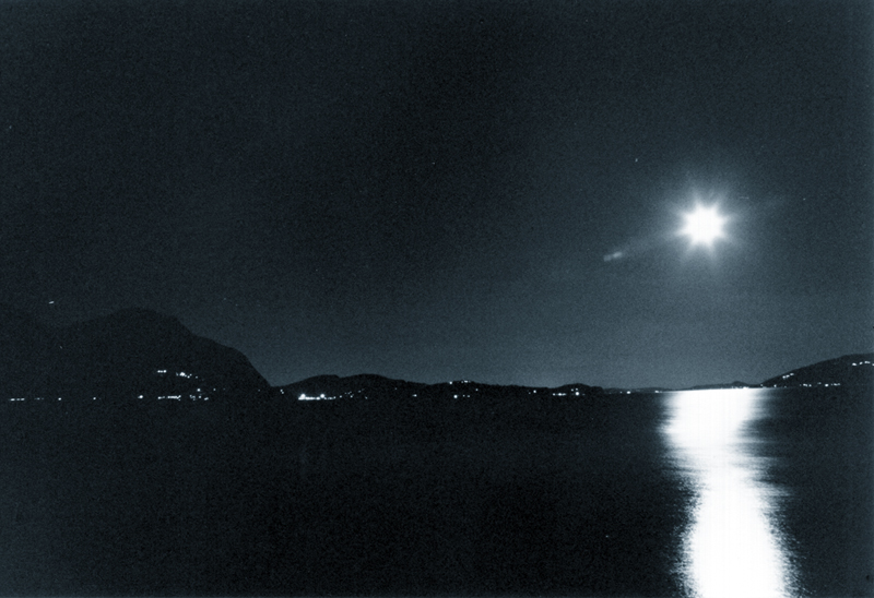 lago notturno in quiete