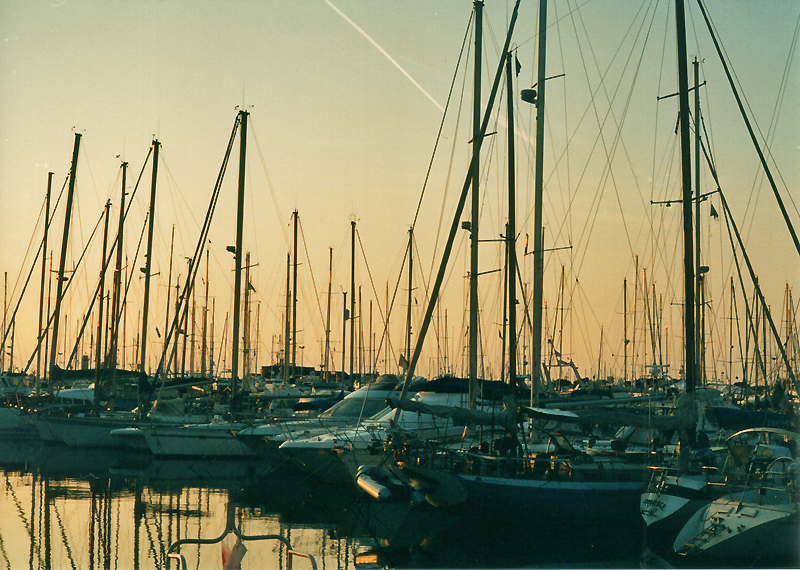 Alba nel porto