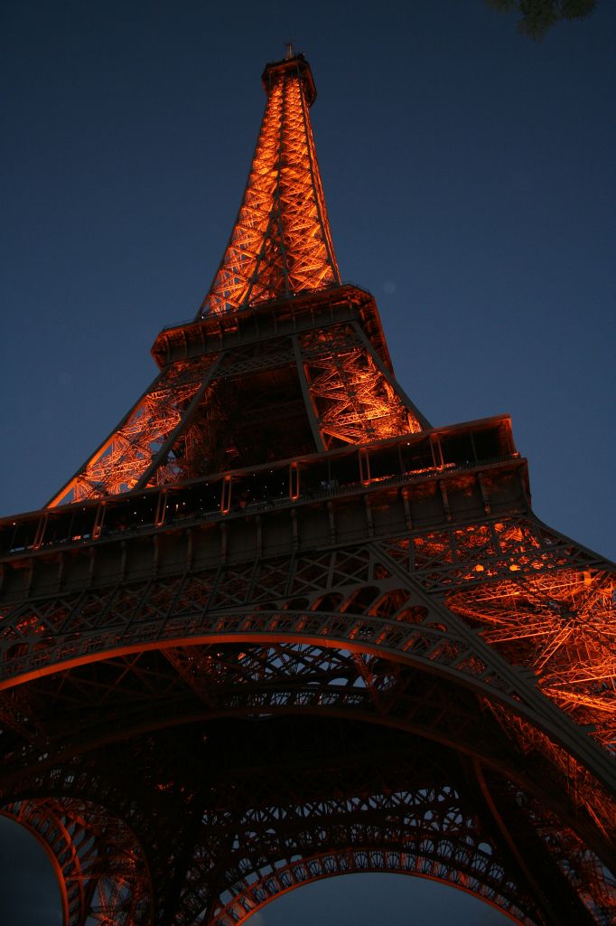 La torre di notte
