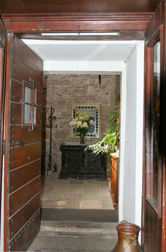 Entrate prego.
