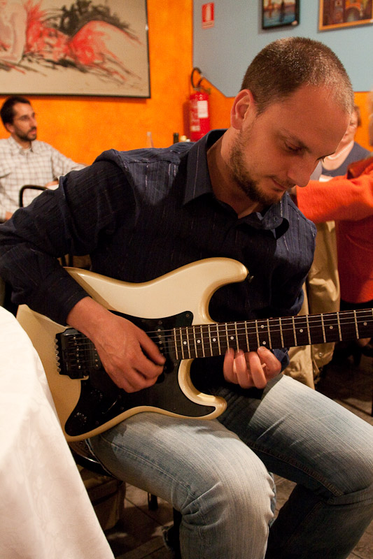AlexKC e la strato