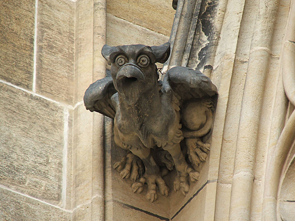 Gargoyle sulla cattedrale (Praga, aprile 2008)