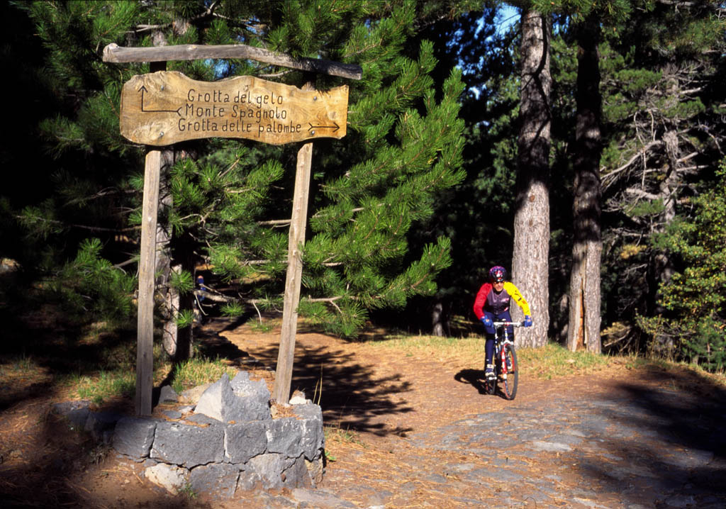 ETNA IN BIKE