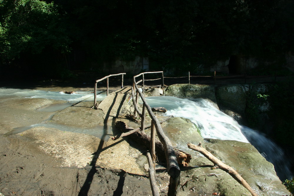 Ponte su Cascata
