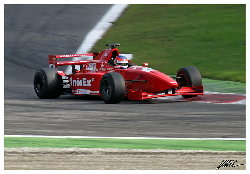 f3000_rossa_3