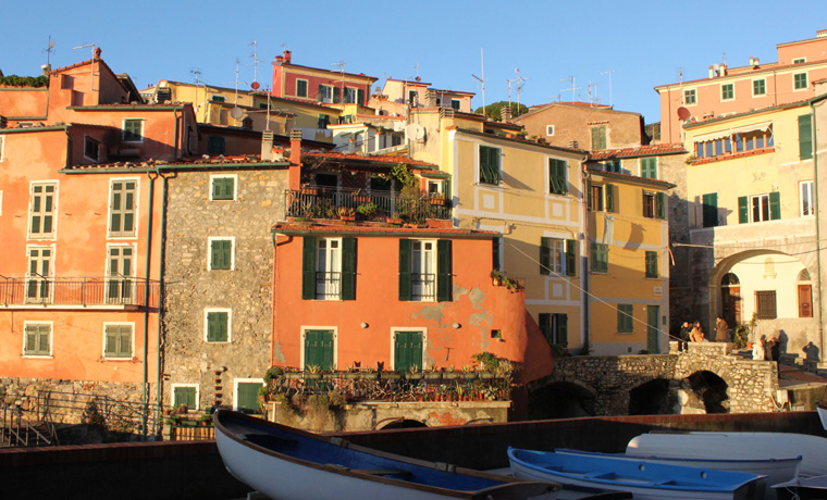 un paese di colori