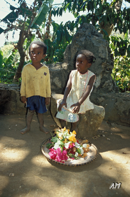 Madagascar - Bimbi a Nosy Komba