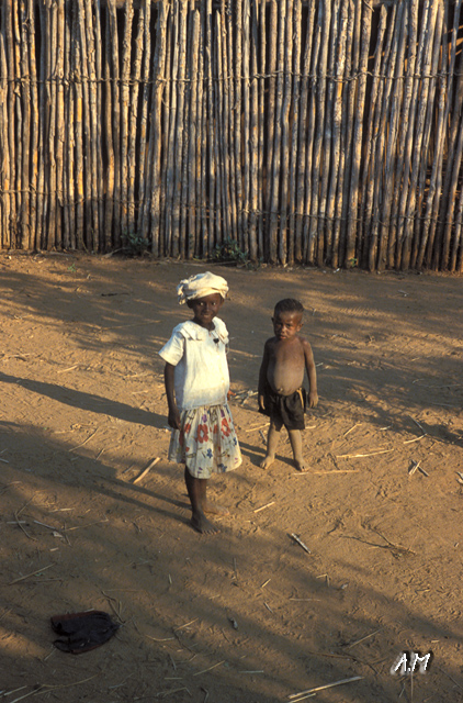 Madagascar - Bimbi ad Antsiraraka