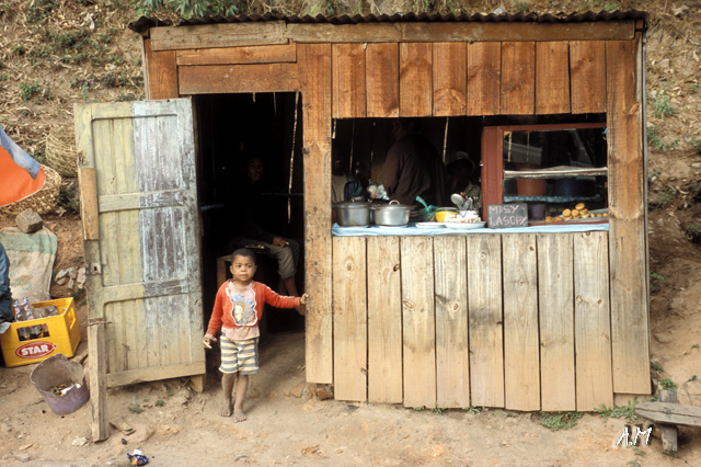 Madagascar - Piccolo ristorante a Tan