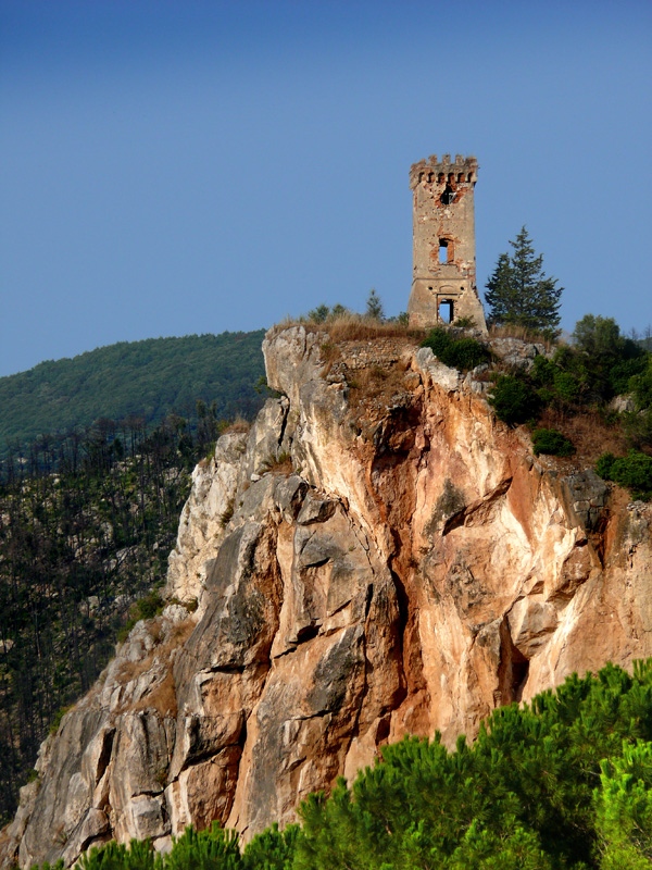 Una vecchia torre
