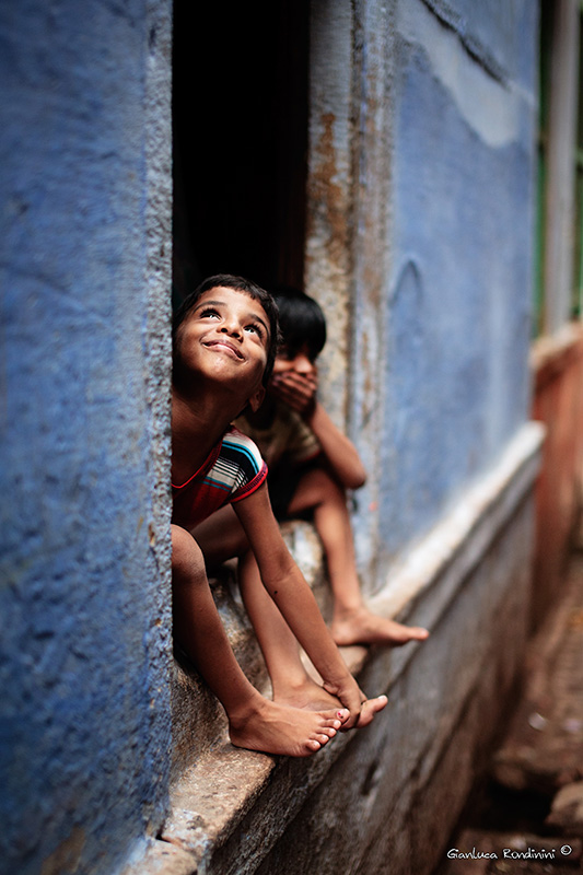 Smiling in Varanasi (di St1ll_4liv3)