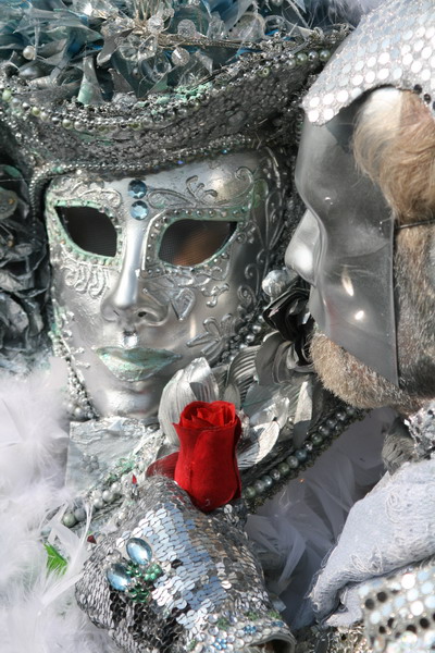 Il volto e la maschera