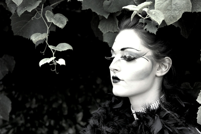 B/W DOLL
