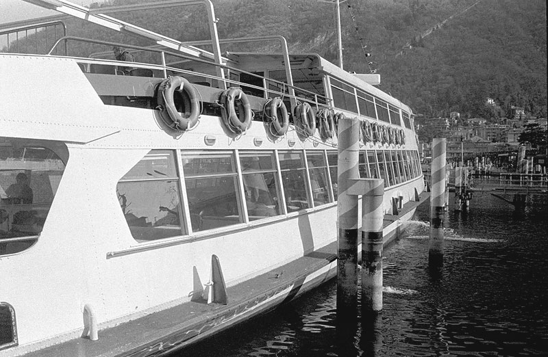 Como - battello in attracco