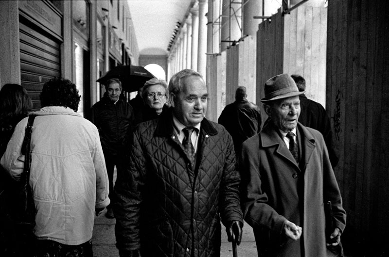 Como - per le vie del centro affolato