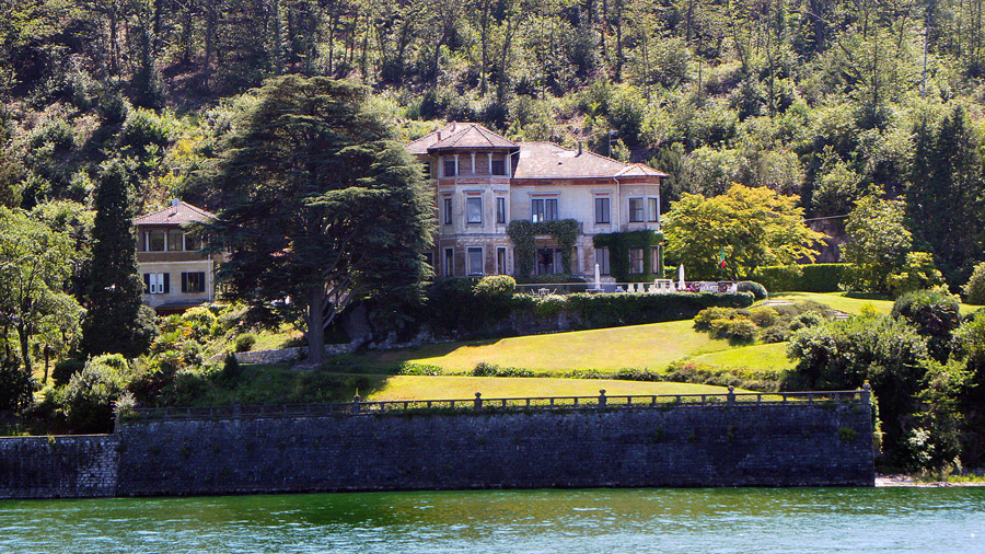 Casa sulle rive del lago 2