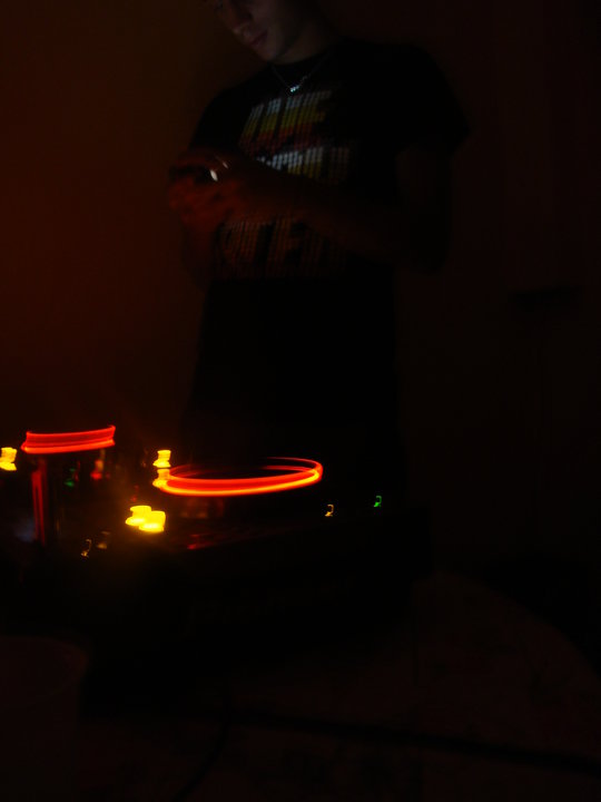 DJ