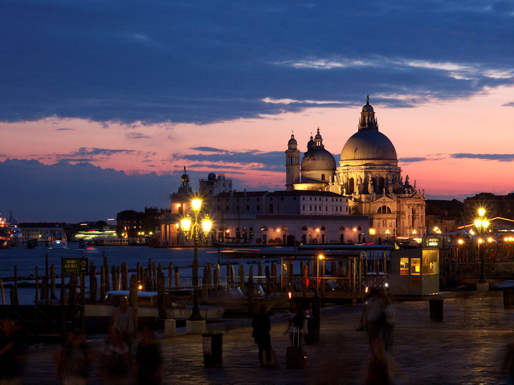 Venezia in notturna