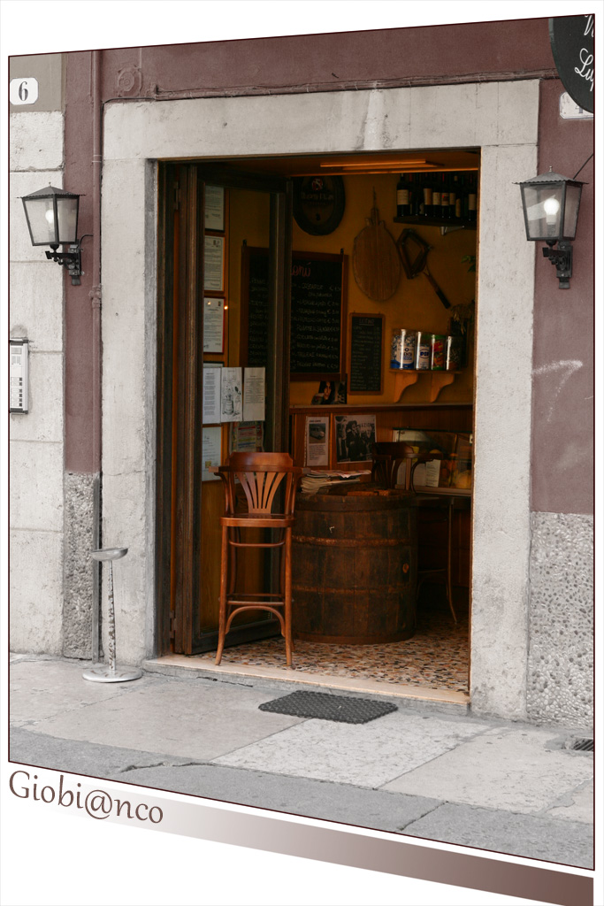 Bar....