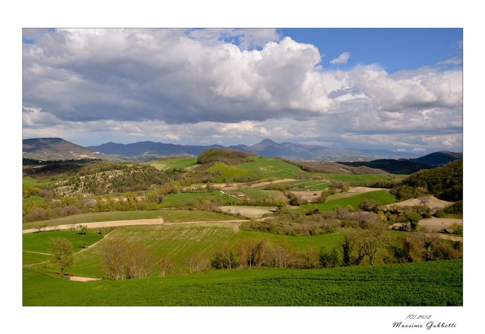 casolare nel verde
