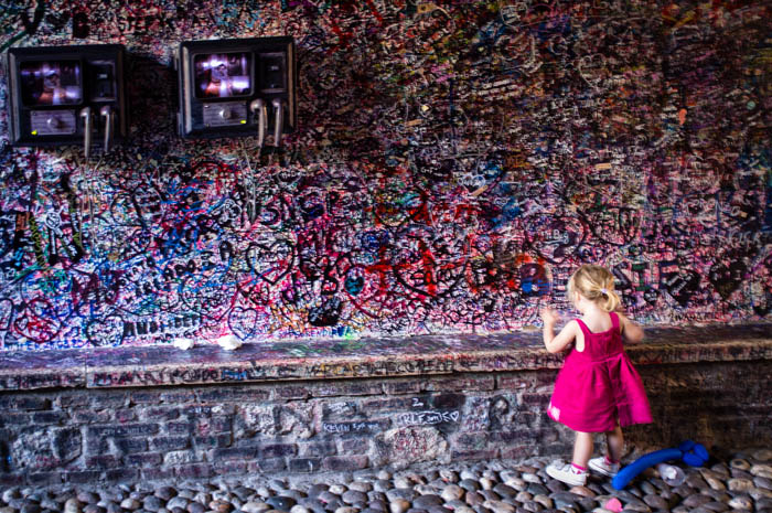 Attracted by Graffiti