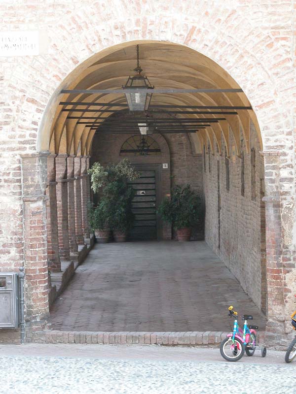 Portico Fontanellato con bici