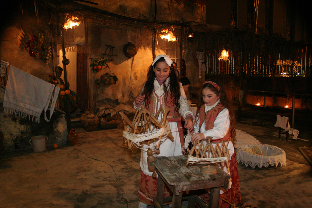 bambine in costume del 700