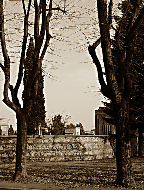 Anche la Speme ultima Dea ... Lascia i Sepolcri ...