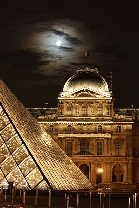 Louvre by night - 2