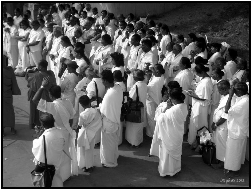 pellegrini buddisti a Bodhgaya