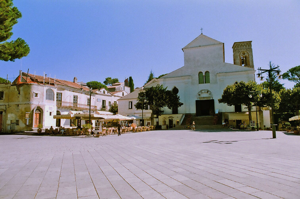 Piazza centrale e Cattedrale di Ravello (SA)