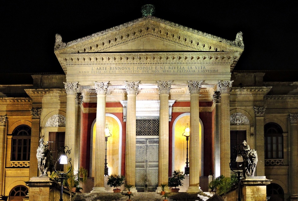 Hic sunt  leones : Palermo, teatro Massimo