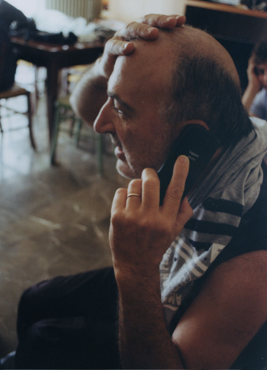 un uomo al telefono II