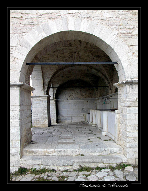 Archi del Santuario di Macereto!
