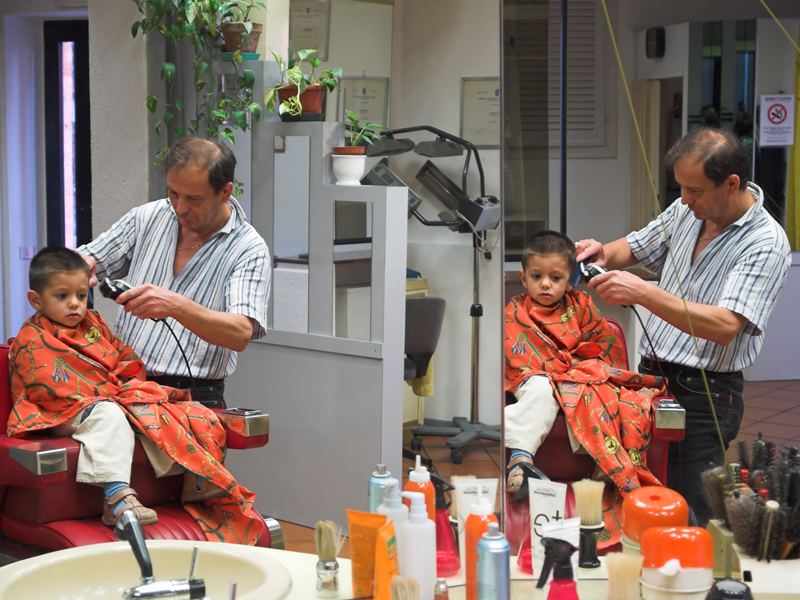 The barber's mirror