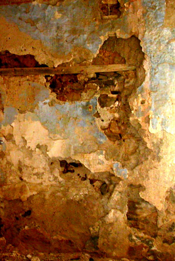 tempo coartato su un muro