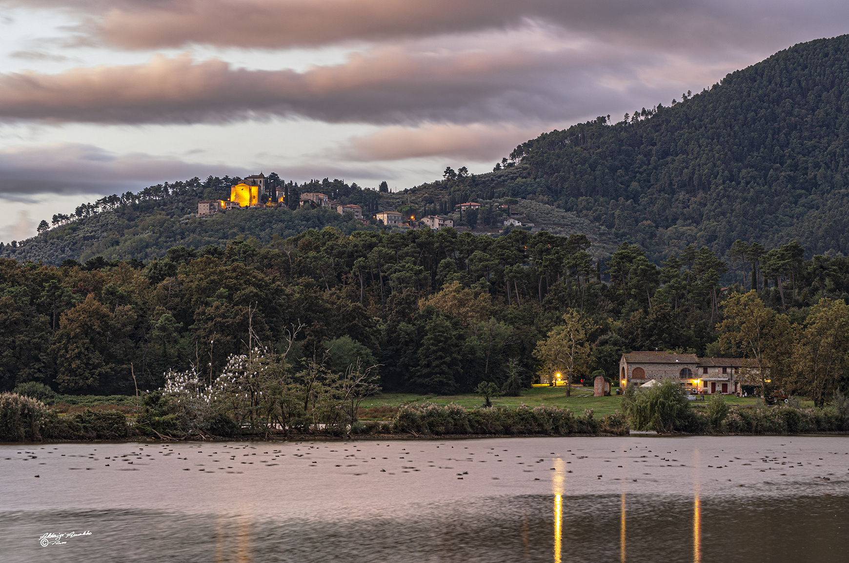 Alba su lago dei Tanali.