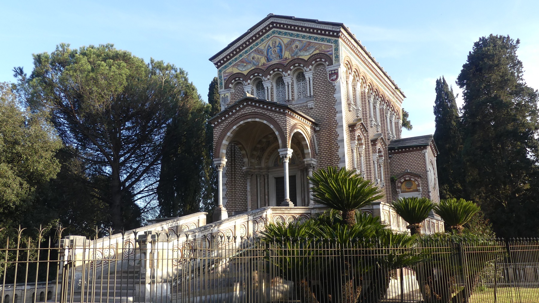 FZ300 Cappella dei Pamphili ISO200; 4; 1/320s