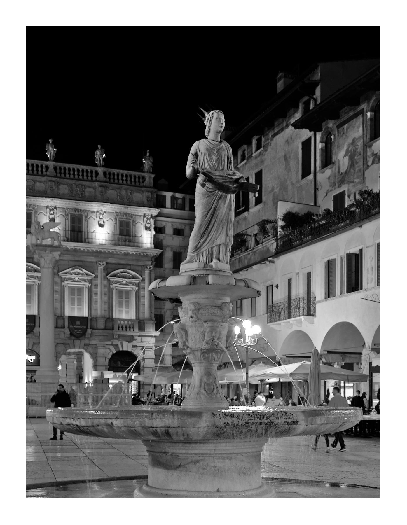 Fontana Madonna Verona - Piazza Erbe
