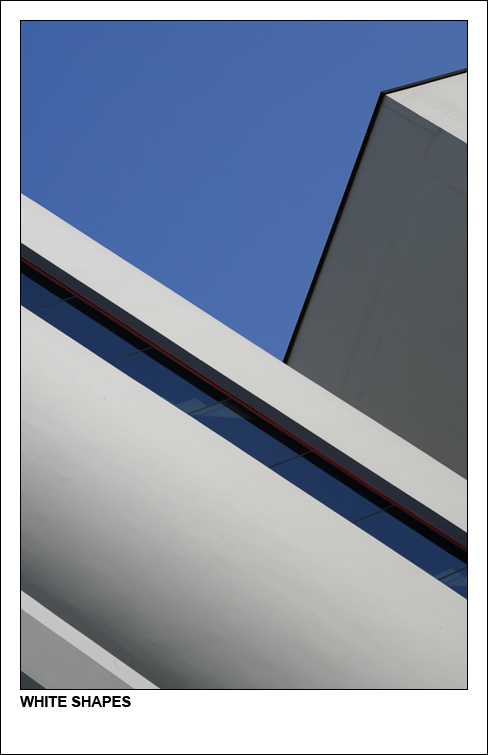 Abstract (di Claude)