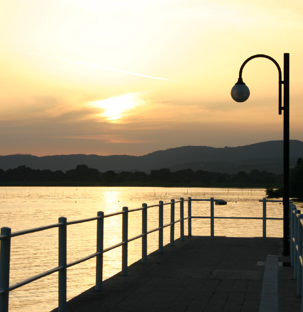 tramonto al lago