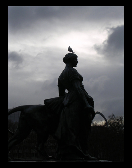 STATUA