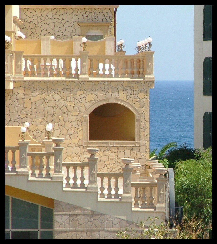 Uno scorcio di mare....