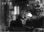 Quando il grande Jacques terminava di comporre una canzone, la eseguiva in anteprima in questo locale. Potete vedere la sua fotografia in alto a destra.