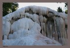 Cascata di acqua, momentaneamente assente, termale