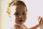 E' decisamente sovraesposta sullo sfondo... ho provato a sottoesporre un p, ma non mi convince (Violetta_2)...
Critiche e suggerimenti sempre ben accetti!